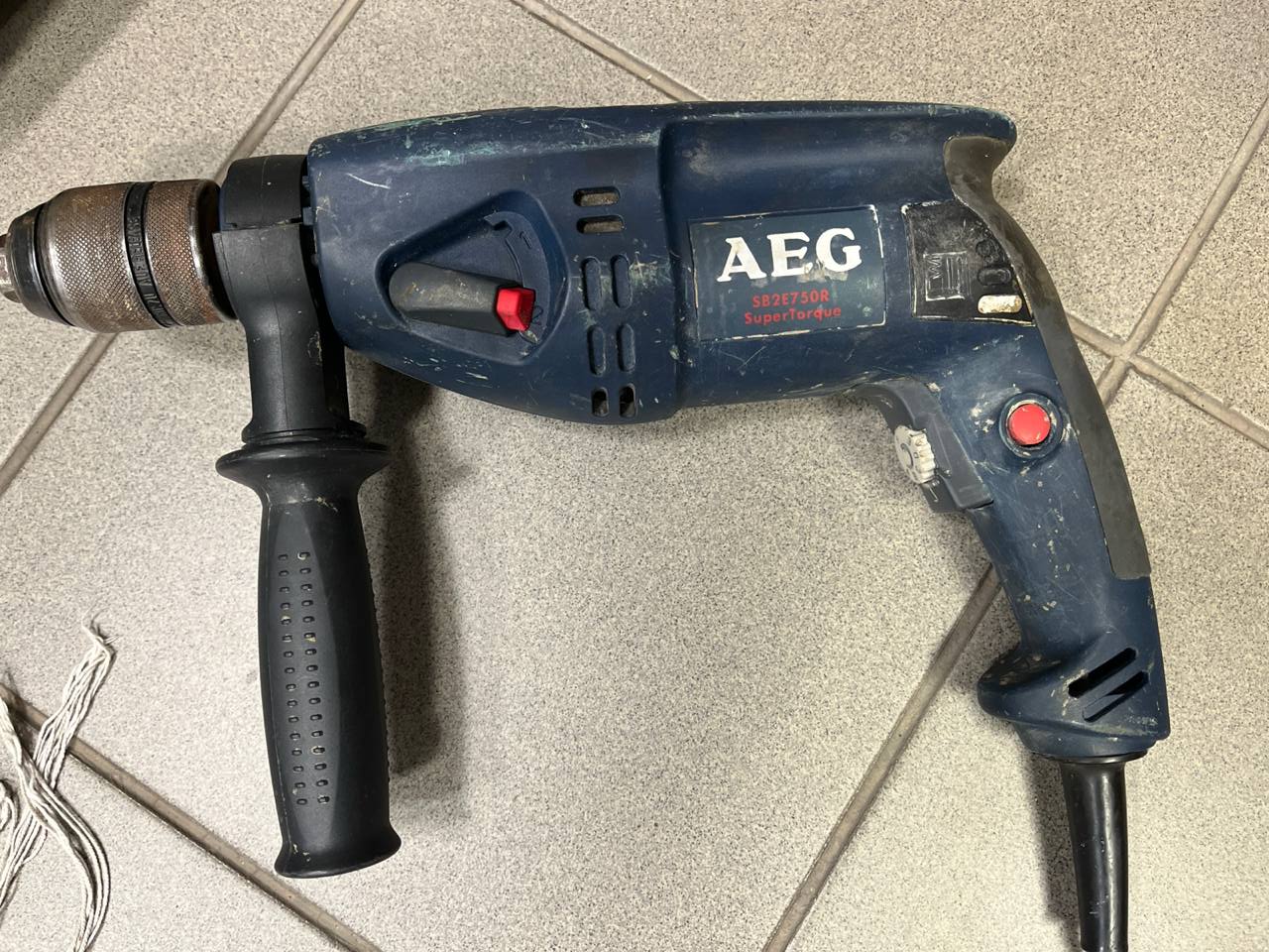 Elektritrell AEG SB2E 750 R